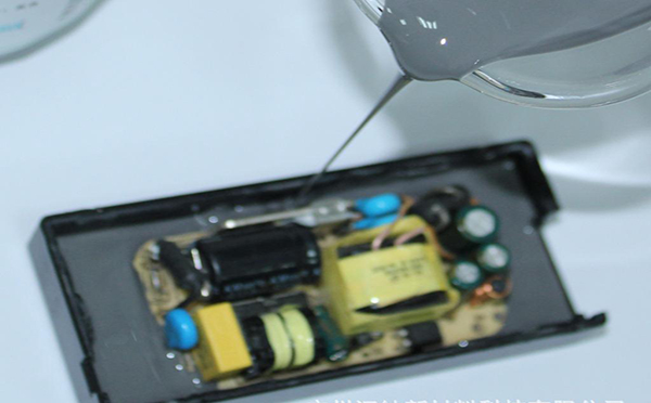 導熱灌封膠是什么？電子產品為什么要灌注導熱灌封膠？